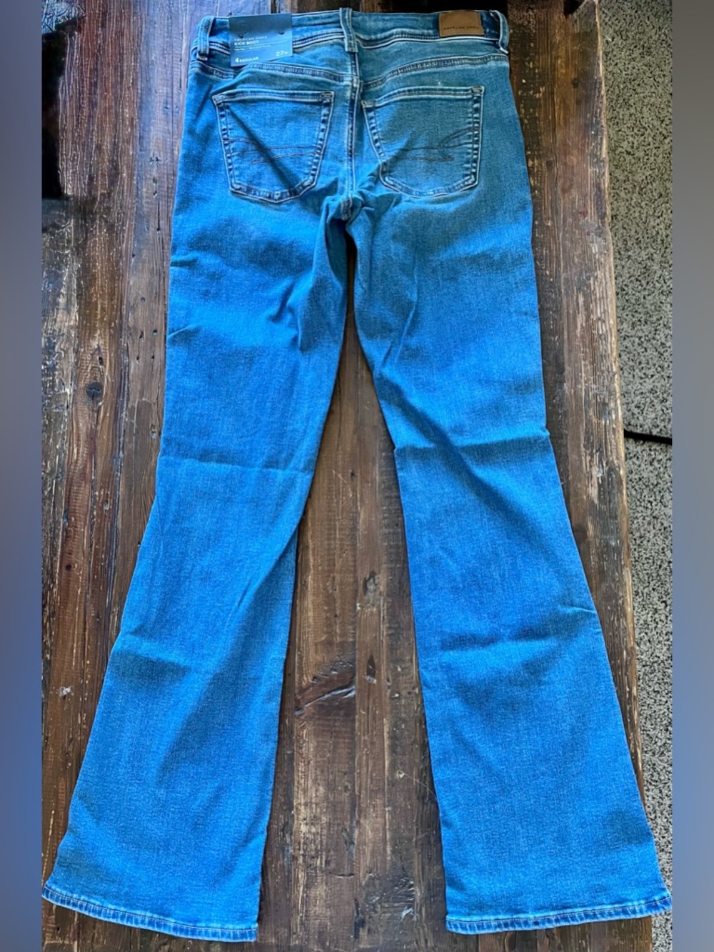 Brand New ✨ American Eagle low-rise KickBoot Jeans Sz 4 NWT - Picture 2 of 11